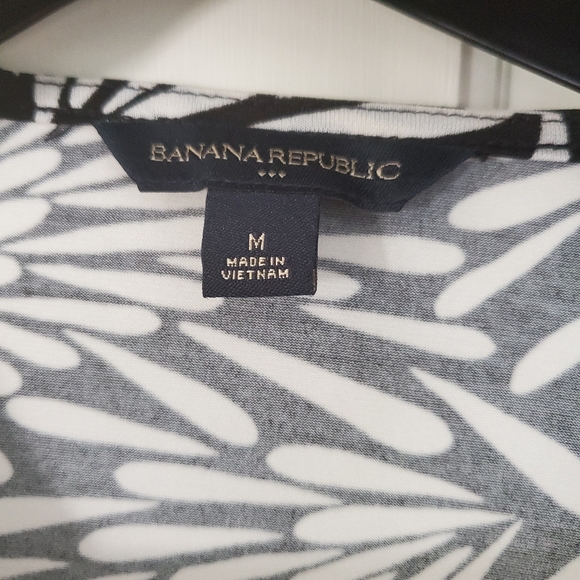 Banana Republic wrap top - Picture 3 of 4